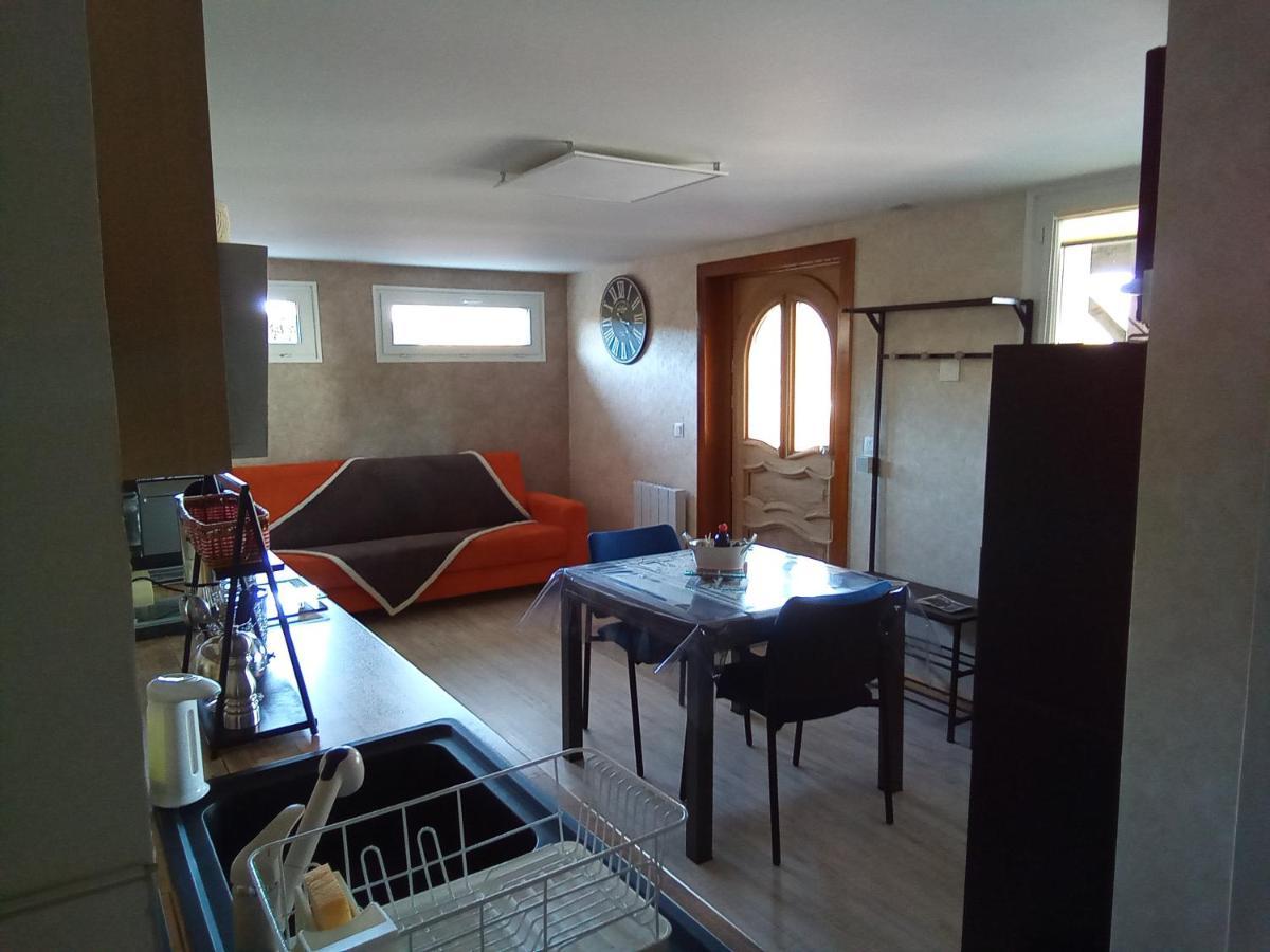 Logement De Charme Coinches Bagian luar foto